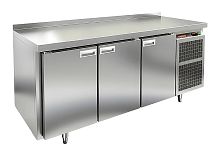 Стол морозильный HICOLD SN 111/BT с бортом